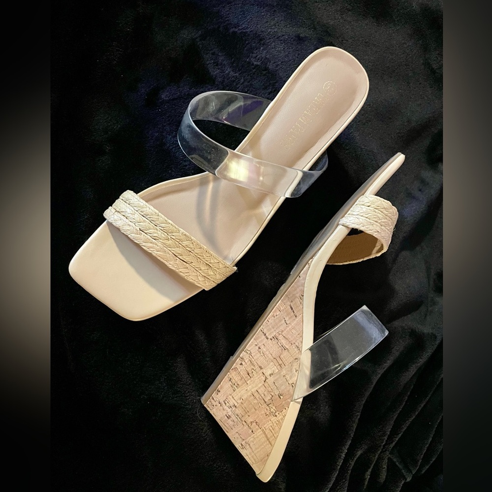 Dream Pairs Two Strap Square Toe Wedge Sandals      SIZE 9.5